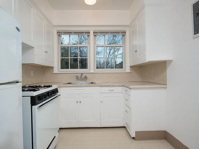 Sandycrest Terrace Apartments — Photo 22