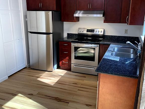 3rd image of 1049 Oddstad Blvd