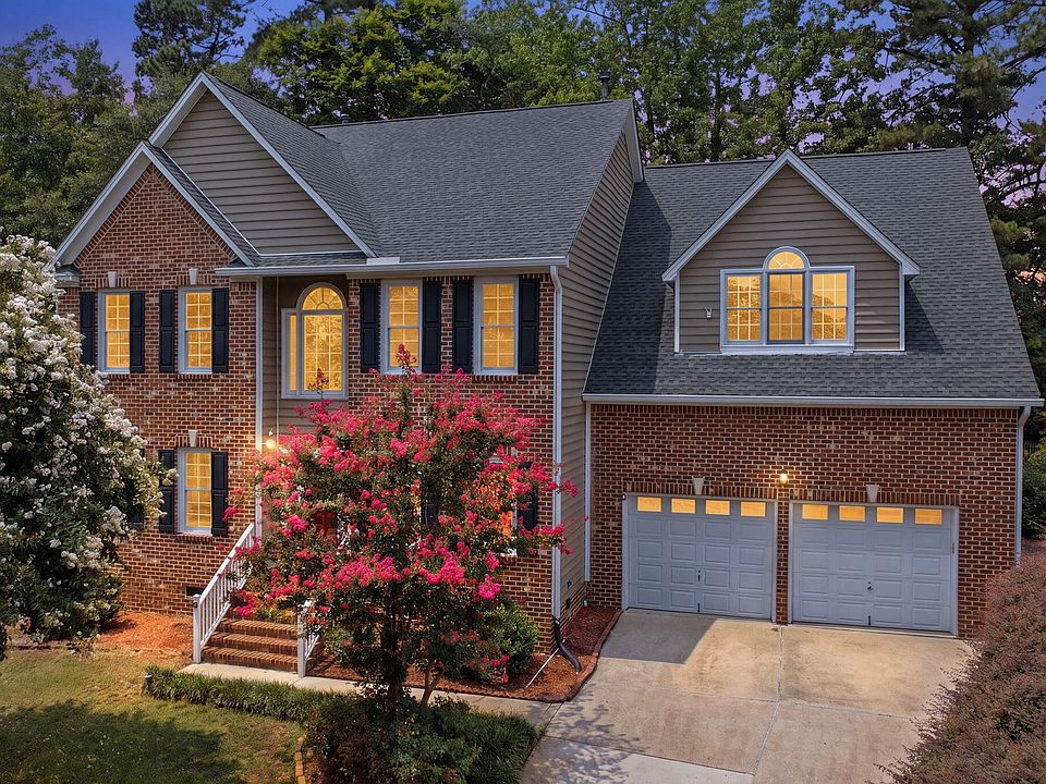 1st image of 102 Pine Stroll Dr