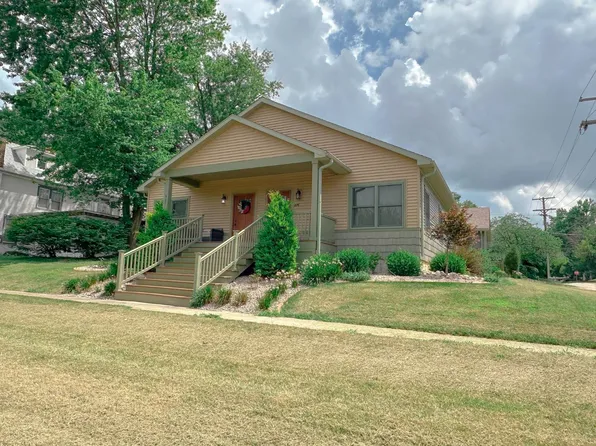 329 W Adams St, Pittsfield, IL 62363