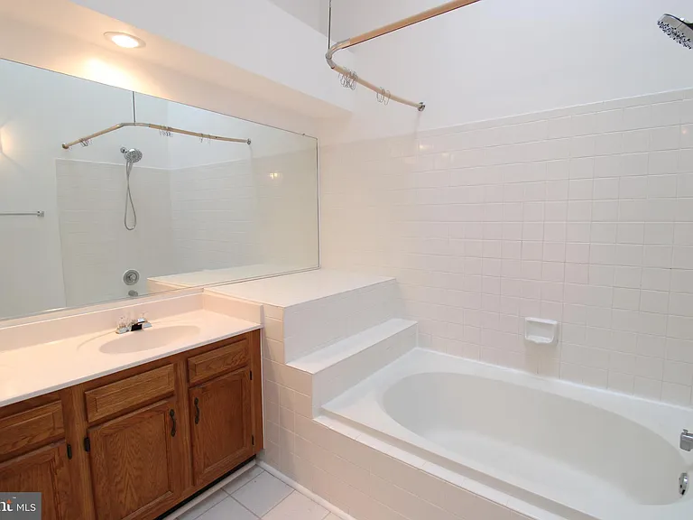 7509 Ashby Ln #N — Photo 26