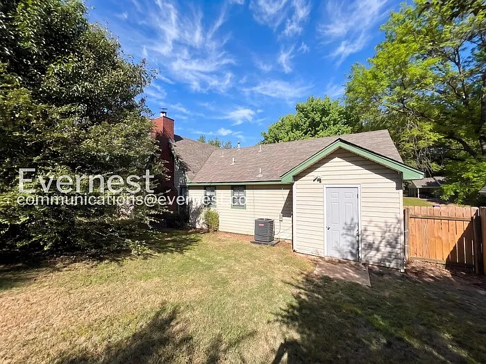 6420 Forestgate Rd — Photo 18