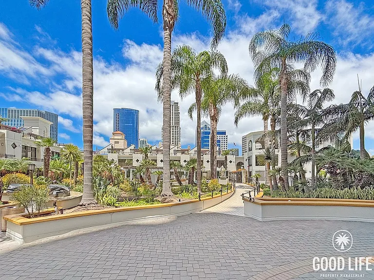 700 W Harbor Dr W #1306 — Photo 25