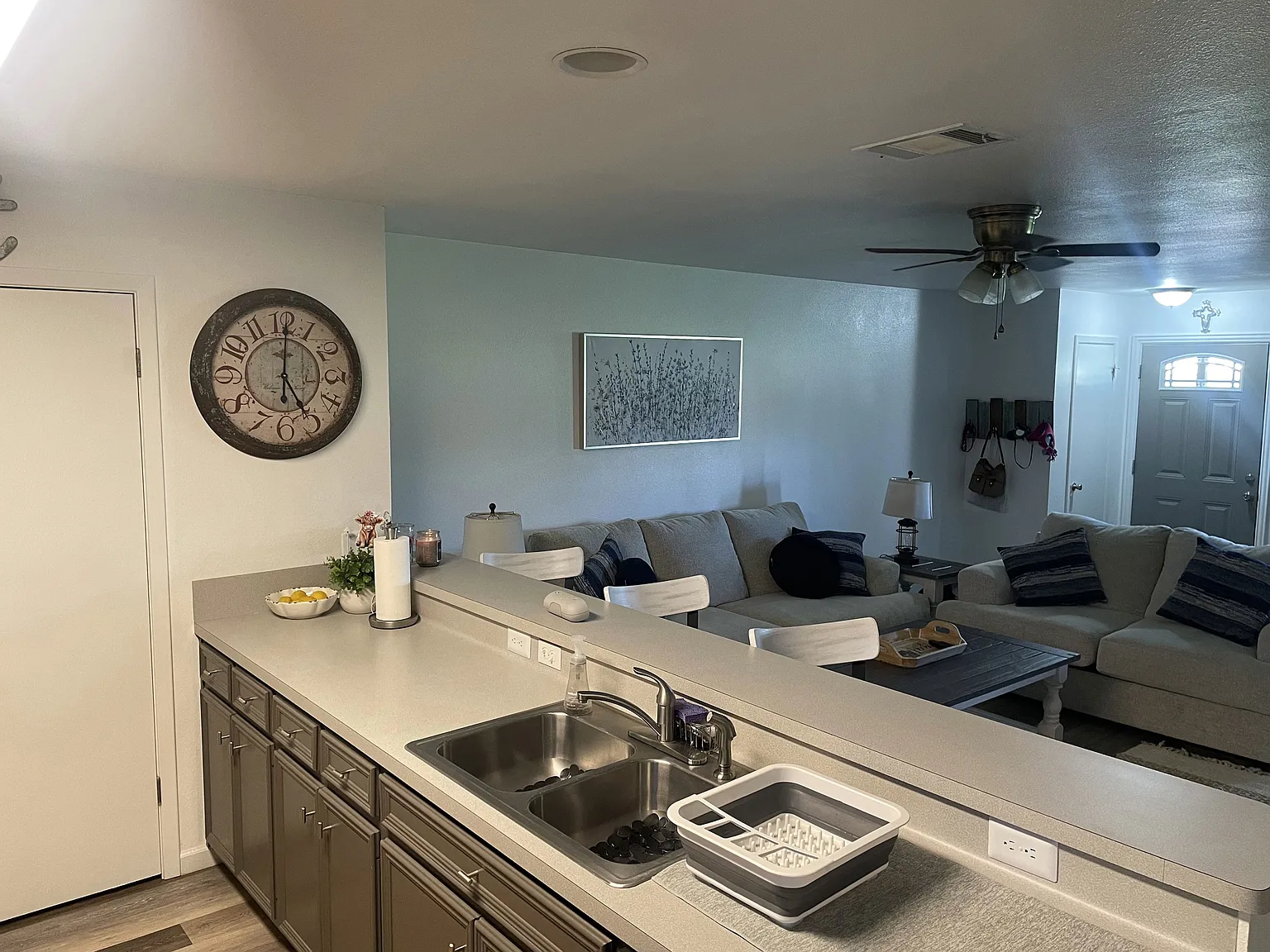 2 bed, 1090 sqft, $1,600 — Photo 4