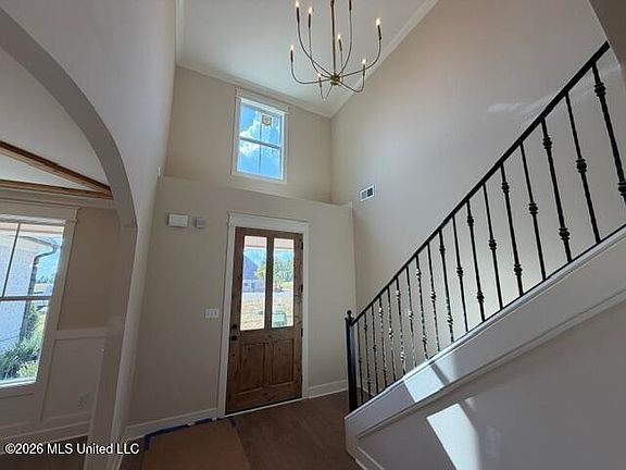 2nd image of 124 Oakworth Dr