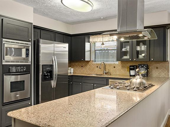3rd image of 11118 Sageyork Dr