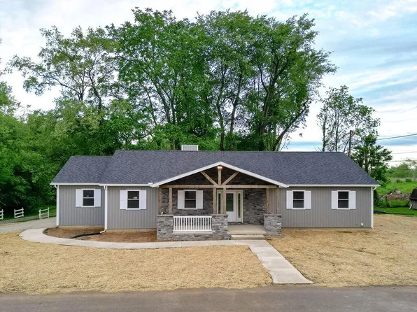 228 Walnut St, Danville, OH 43014