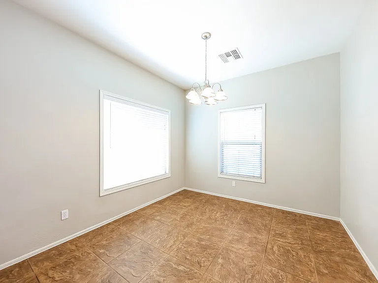 5438 W Pollack St — Photo 7