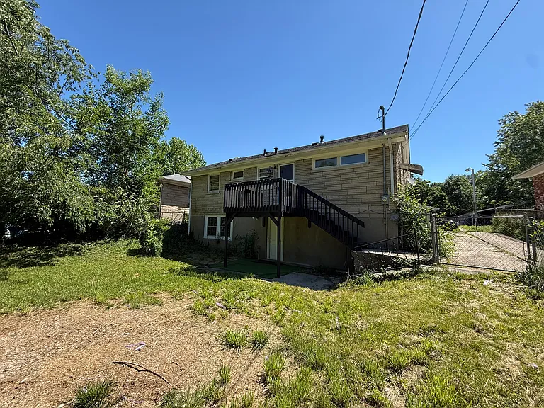 2052 Saint Christopher Dr — Photo 17