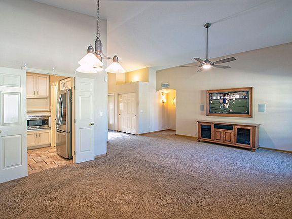 4th image of 5438 E Paradise Ln