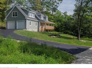 6 Burgess Farm Rd, Freeport, ME 04032