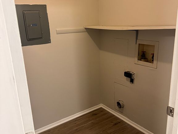 4th image of 4440 Countryside Dr #B