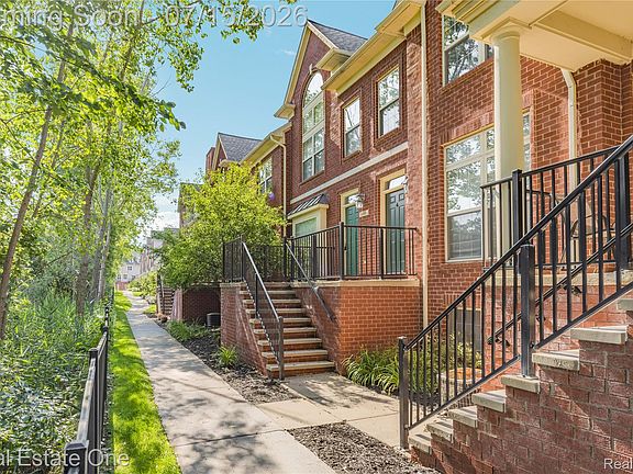 3rd image of 609 Village Ln