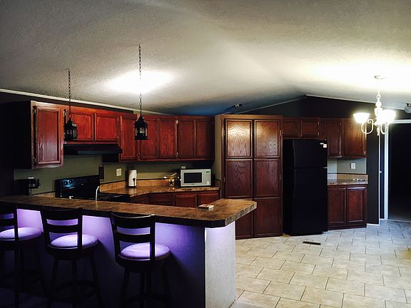 3rd image of 115 Deer Circle Ln