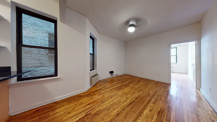 Rented by Bond New York | media 5
