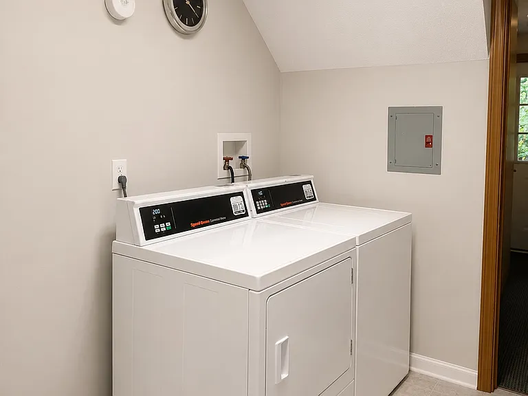 30 Hart Cir #6 — Photo 2