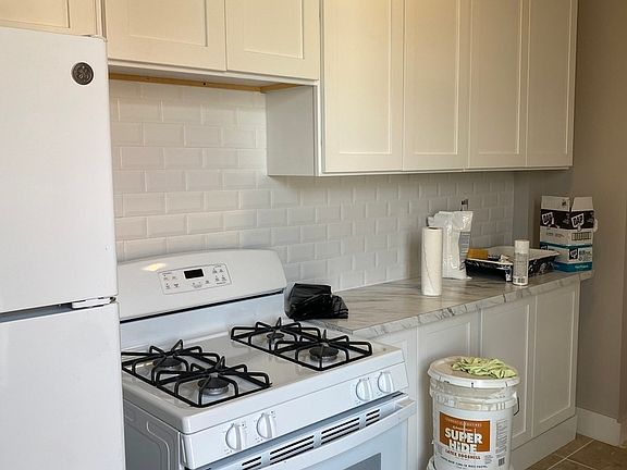 2nd image of 4123 9th Ave #4B