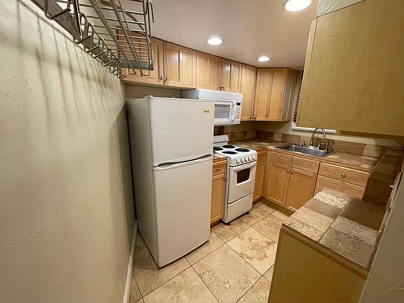 5th image of 140 E 2nd Ave #1
