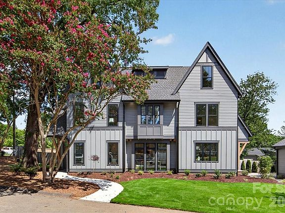 4th image of 3940 Admiral Ave