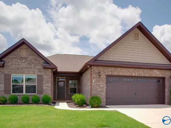 2407 Hobbstone Cir, Huntsville, AL 35803