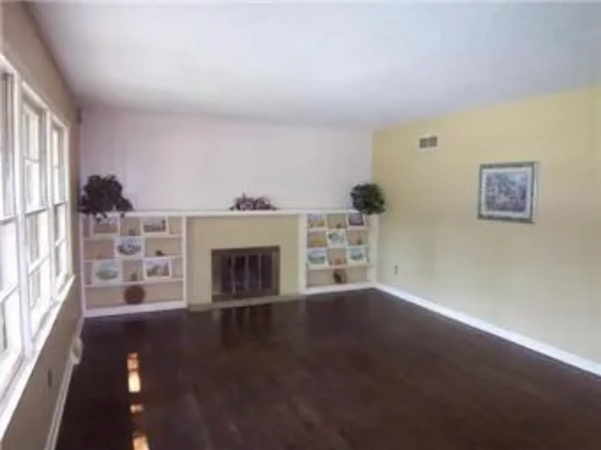 4 bed, 1444 sqft, $2,375 — Photo 3
