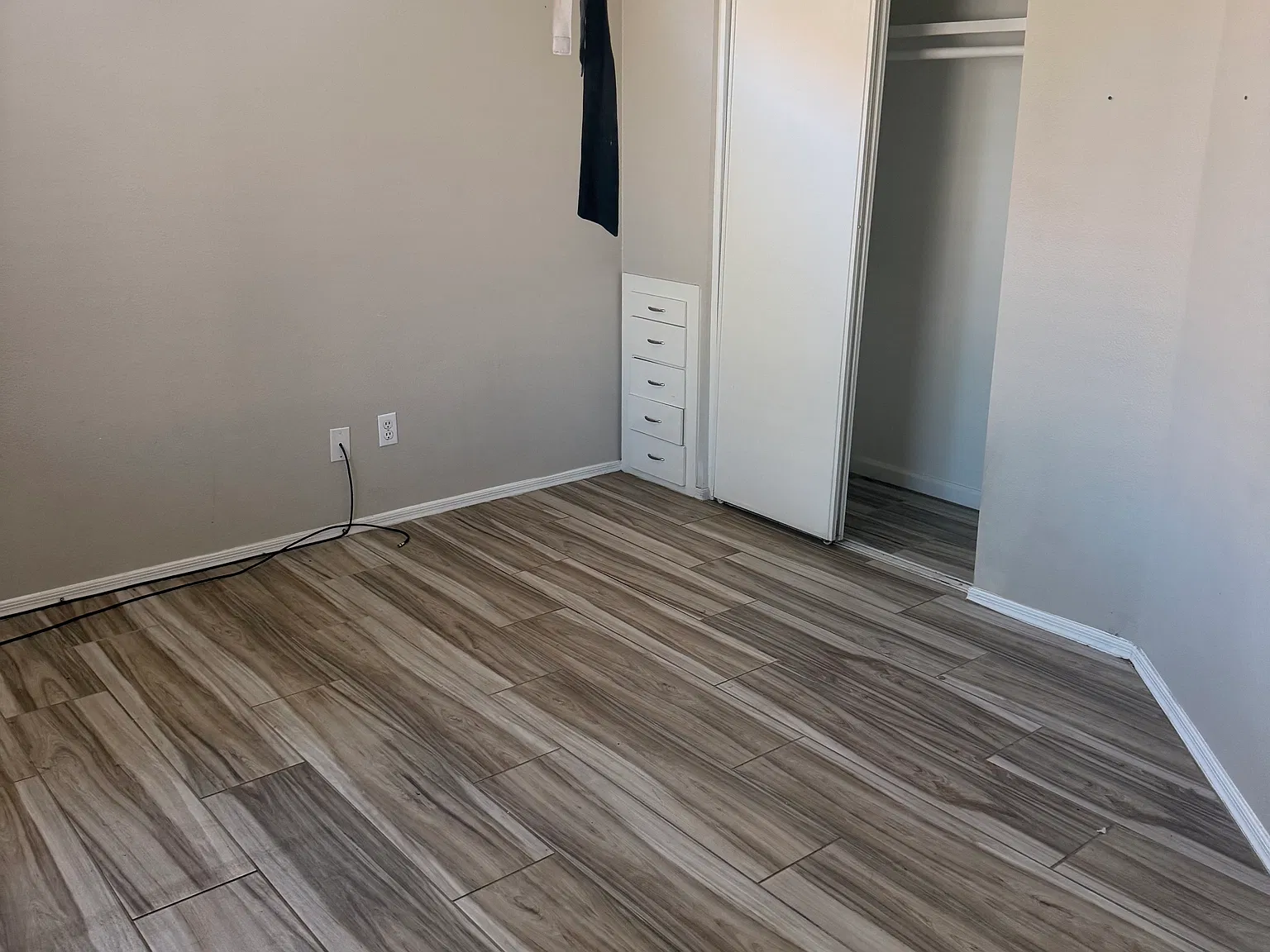 2 bed, 1000 sqft, $2,450 — Photo 3