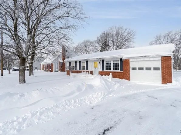 137 Longwood Dr, East Syracuse, NY 13057