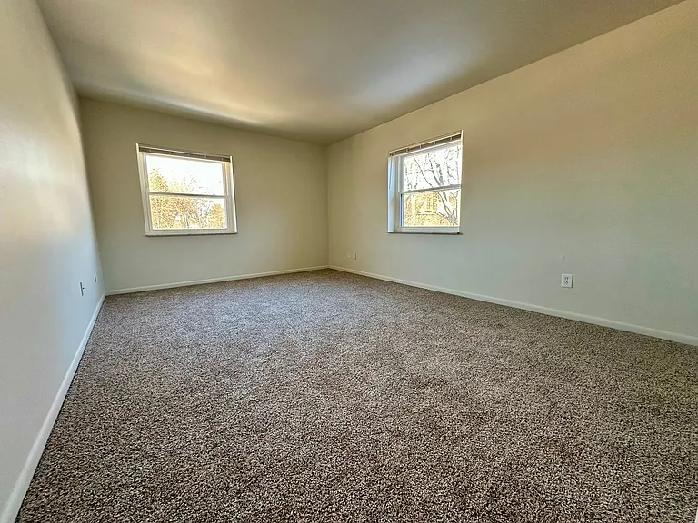 360 Maryland Ave — Photo 109