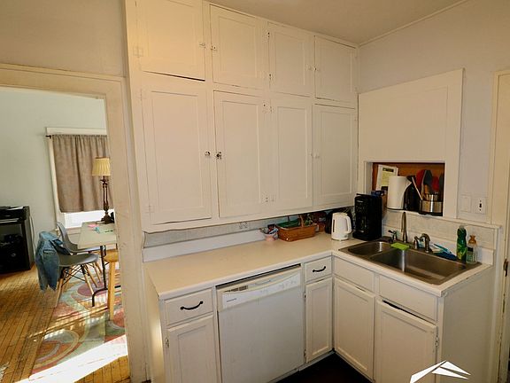 2nd image of 1821 Anderson Ave