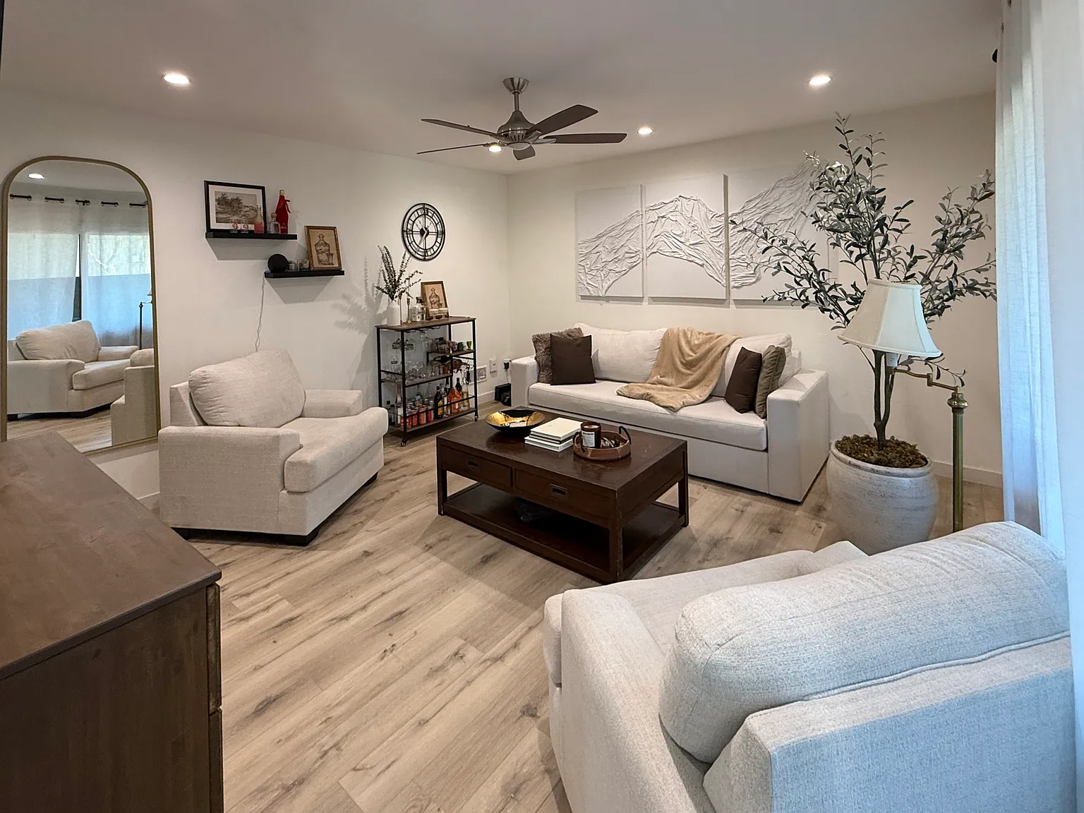 2 bed, 1144 sqft, $3,100 — Photo 2