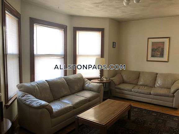 2nd image of 36 Linden St APT 21