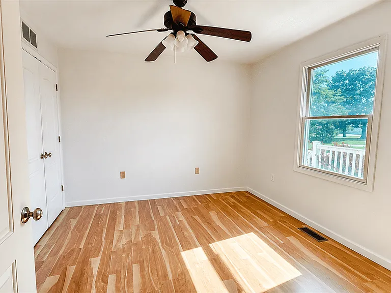 1425 N Sutton Rd — Photo 15