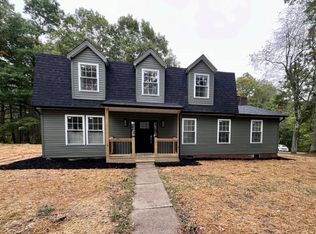 100 Parliament Rd, Shady Spring, WV 25918