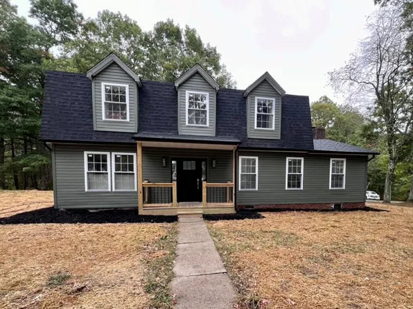 100 Parliament Rd, Shady Spring, WV 25918