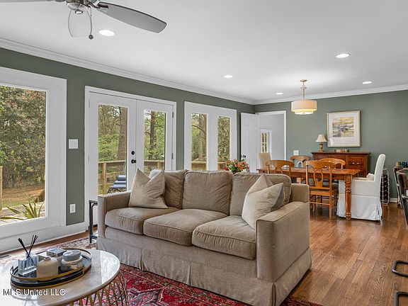 4th image of 2017 Southwood Rd