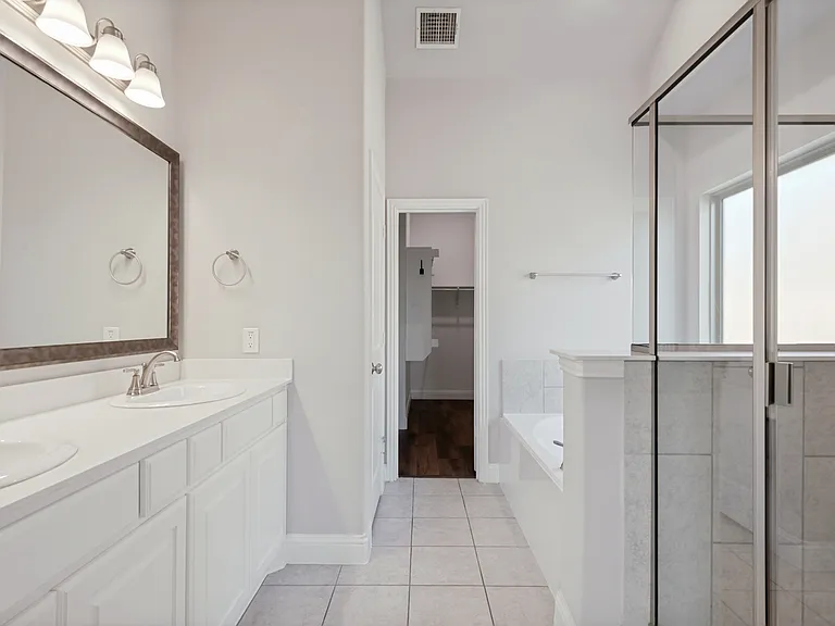 328 Van Buren Dr — Photo 2