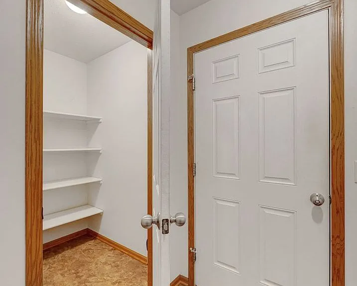 8514 Dewitt Rd — Photo 14