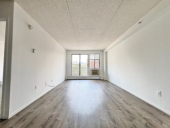 4th image of 14-56 31st Dr #8