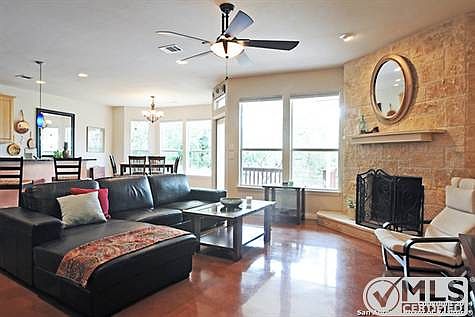 3rd image of 9922 Scenic View Dr