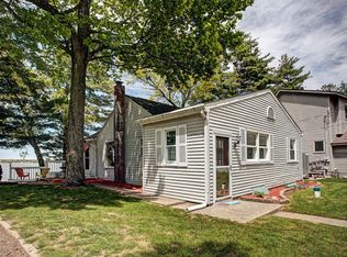 9575 Peninsula Dr, Grant, MI 49327
