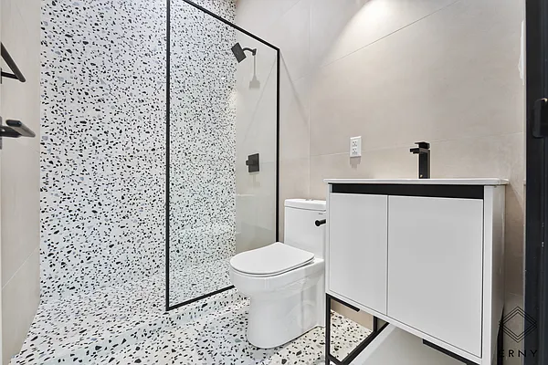 Rented by ERNY LLC | media 11