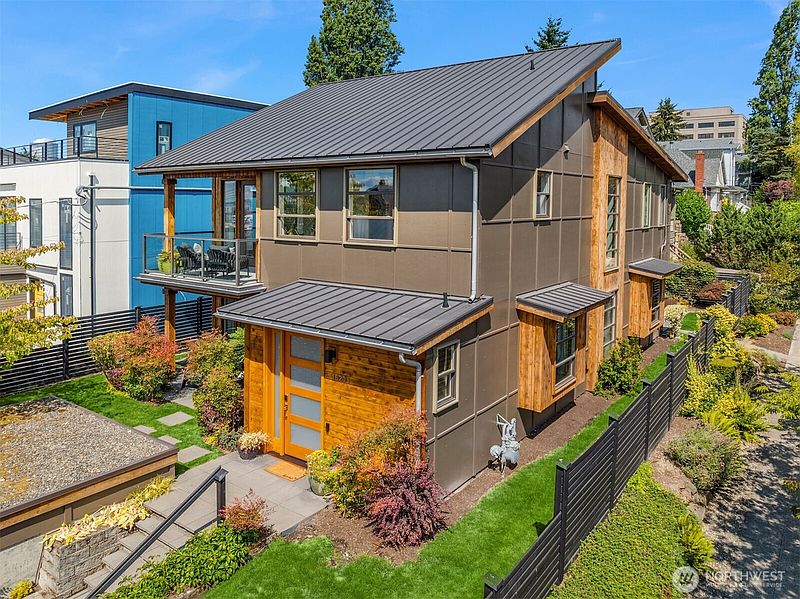 5th image of 1620 E Alder Street