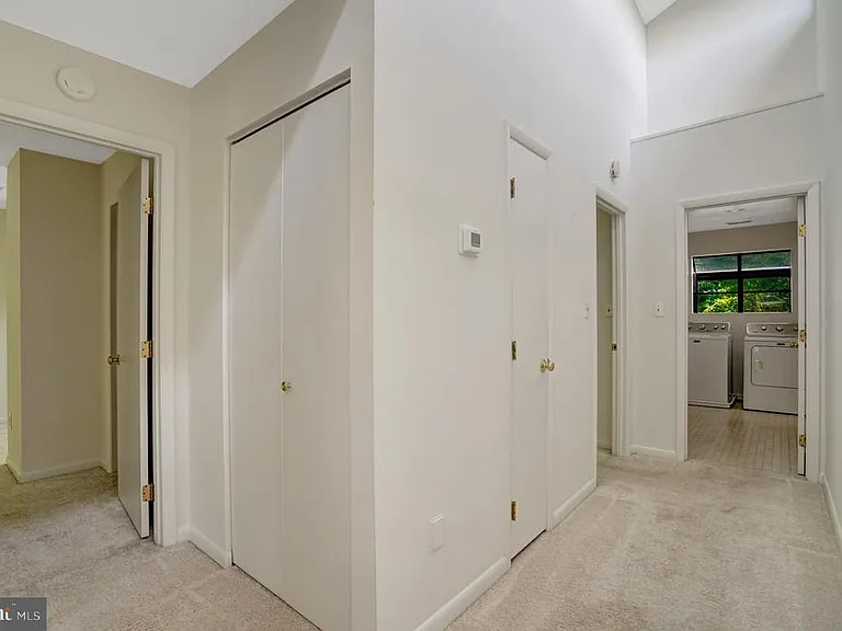 203 W Glendale Ave — Photo 44
