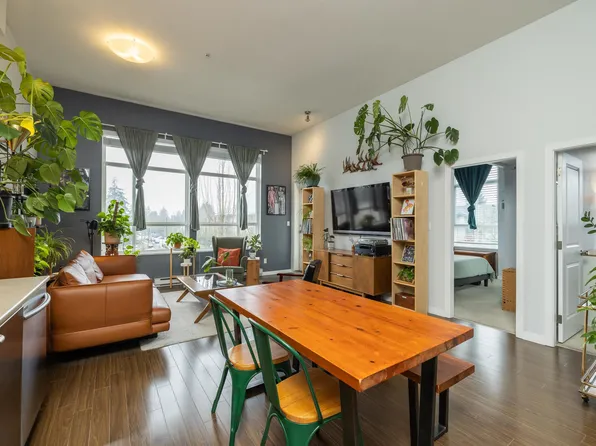 10788 139th St #408, Surrey, BC V3T 0A6