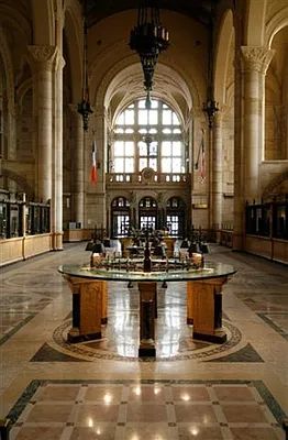 Sold by Compass | media 23