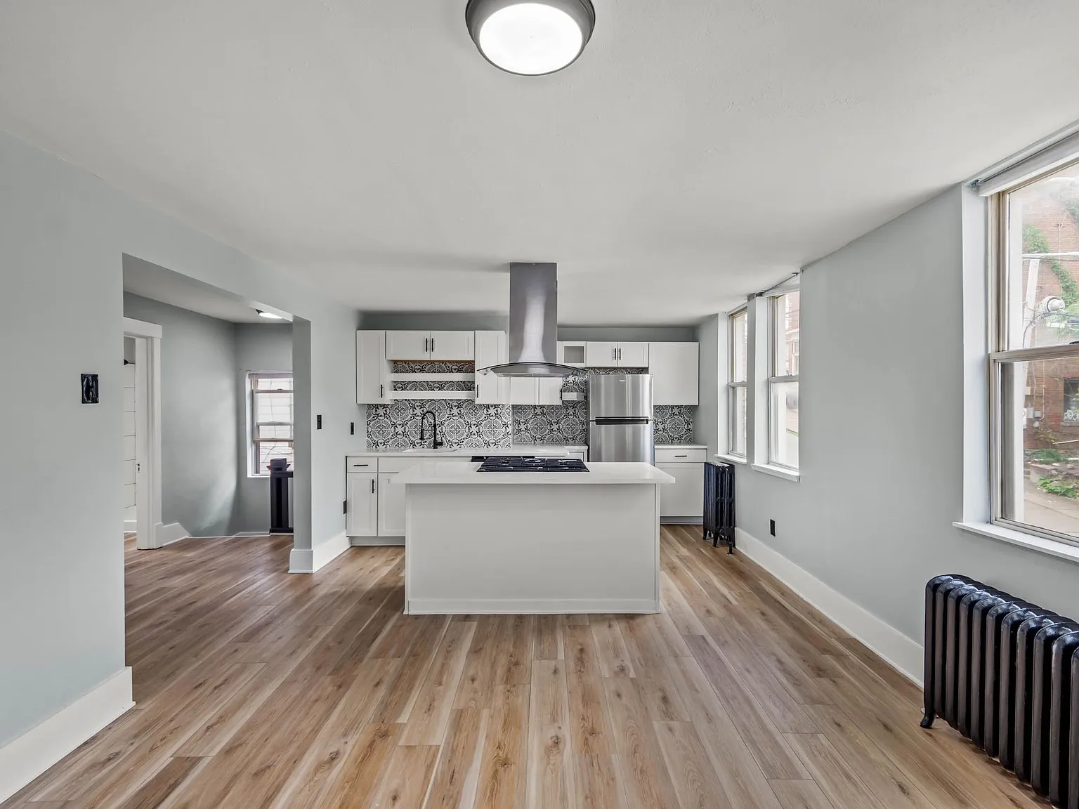 1 bed, $1,299 — Photo 4