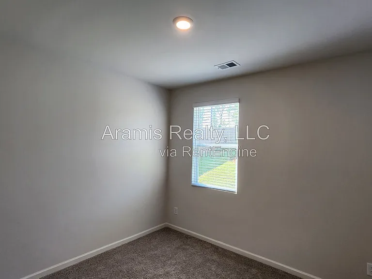 3134 Ellenton Dr — Photo 8