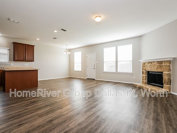 4th image of 5837 Mountain Bluff Dr