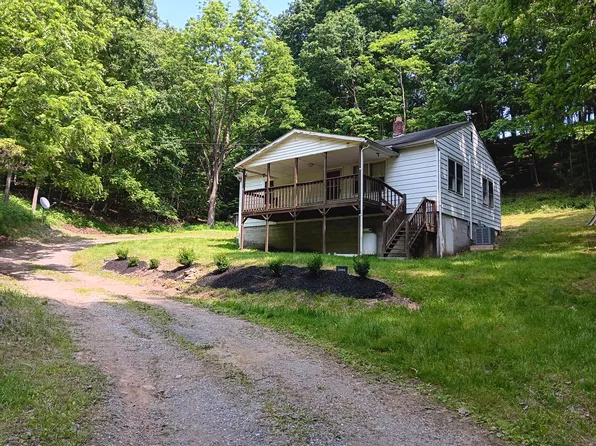 5190 Beamer Hollow Rd, Pulaski, VA 24301