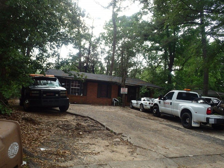 2nd image of 1006 Belvedere Cir E